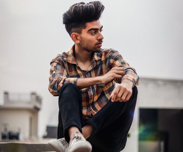 photo-1526988872567-eb8d48911240